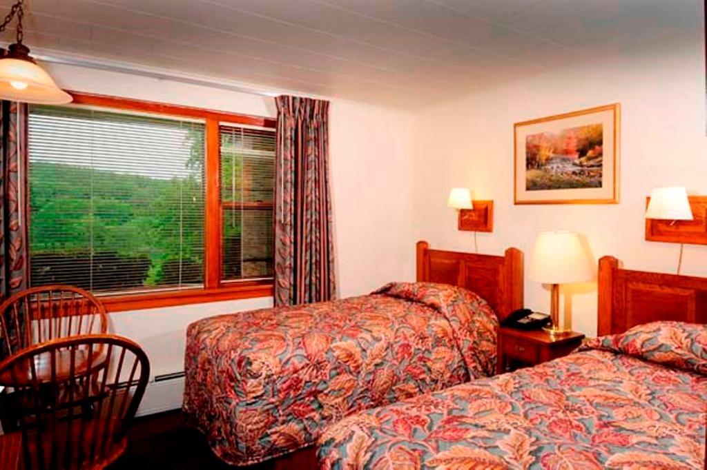 Cacapon State Park Lodge Berkeley Springs Bagian luar foto